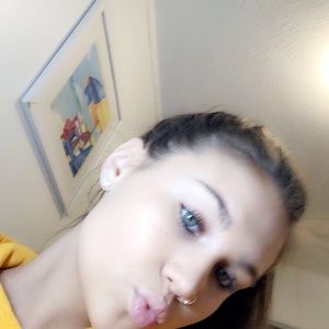 Meet your Posher, Abbie